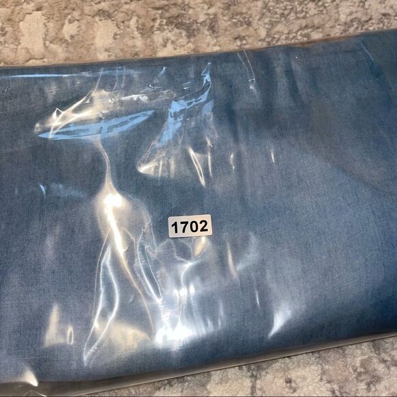 🚨 3 for $25 - Cloth & Stone off the Shoulder Denim Dress - Picture 7 of 7